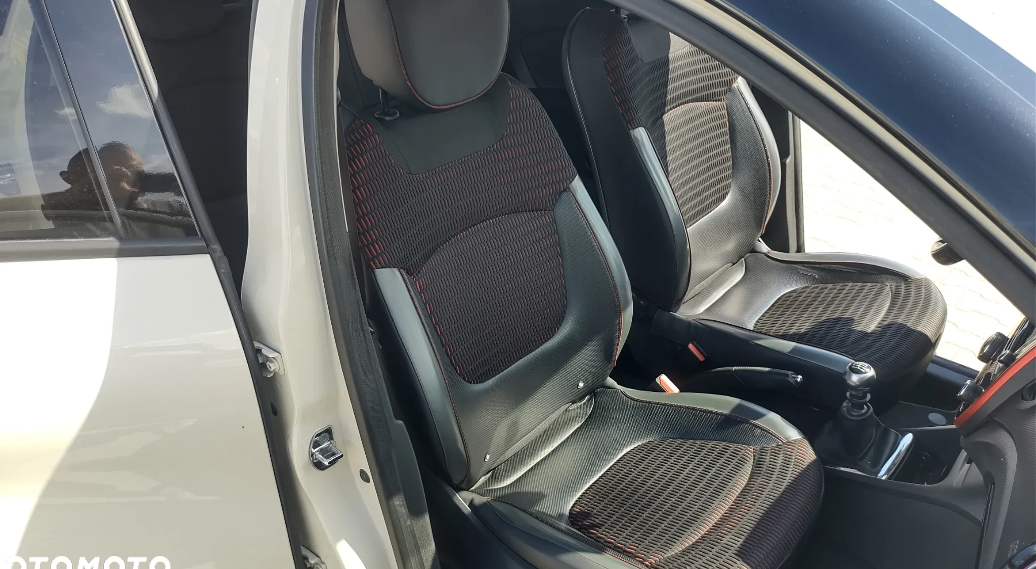 Renault Captur cena 41900 przebieg: 199000, rok produkcji 2015 z Bochnia małe 121